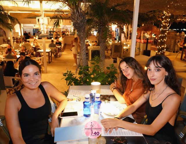 ✨ Septiembre tiene su propia magia… y en La Siesta 🌴
Las noches siguen llenas de música, luces y brindis frente al mar, donde cada momento se convierte en un recuerdo único. 🍹🎶
📸 Las fotos del último fin de semana ya están en nuestra página de Facebook.
👉 Encuentra la tuya, etiquétate y sigue disfrutando de cada instante con nosotros.
Fotografía: @carlos_serrano_9
#LaSiestaBeach #NochesEnLaSiesta #JaveaBeachLife #FotosLaSiesta #BlueVibes #TardeoEnLaPlaya #onlygoodvibes