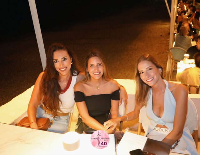✨ En La Siesta la magia nunca se apaga 🌴
Noches de música, luces y brindis frente al mar, donde cada instante se transforma en recuerdo inolvidable. 🍹🎶
📸 Las fotos del último finde ya están en nuestra página de Facebook.
👉 Encuentra la tuya, etiquétate y revive la experiencia con nosotros.
Fotografía: @carlos_serrano_9 💙