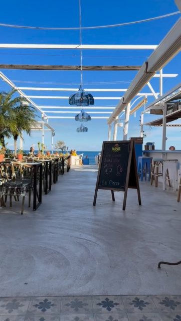 ❄️ En La Siesta el invierno sabe mejor… ¿y qué hay más invernal que nuestro vino de especias? 🔥

Ahora puedes disfrutarlo con un 10% de descuento gracias a nuestra promo HAPPY WINTER.

Perfecto para tardeos tranquilos, charlas largas y momentos que abrigan 💙

❄️ HAPPY WINTER by JaveaCompany
El invierno también se disfruta… ¡cuando lo vives con nosotros!

Hasta el 15 de marzo, disfruta de un 10% de descuento 💸 en todos nuestros locales:
✨ CHABADA
✨ BOHEMIANS
✨ ACQUA
✨ LA SIESTA
✨ LA BAMBULA
✨ MALA VITA
✨ JULIETA
✨ BOHO BOUTIQUE

📲 Descarga nuestra App y activa tu descuento en: appjaveacompany.com
💰 ¿Pagas en efectivo? También cuenta. Aquí todos ganan.

📧 Dudas: info@javeacompany.com

📄 Más info: www.appjaveacompany.com/condicionesapp

❄️ Ven a vivir un invierno muuuy happy en La Siesta 💙🔥