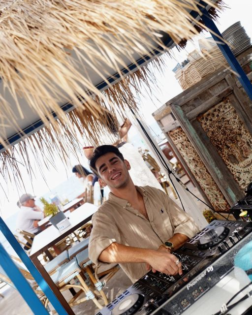 El plan de fin de semana que no sabías que necesitabas. 🌅🍹

Nuestros TARDEOS: sol, buena música y las mejores copas.

Te esperamos.