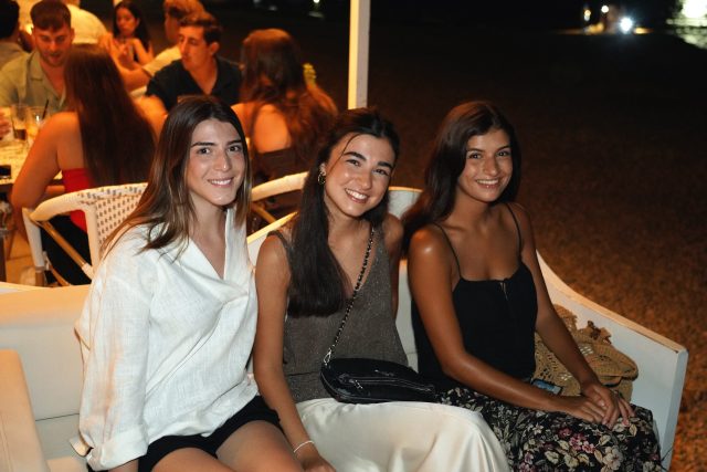 Tu noche de sábado empieza aquí. 🥂🌙
Te esperamos para cerrar la semana como se merece.
