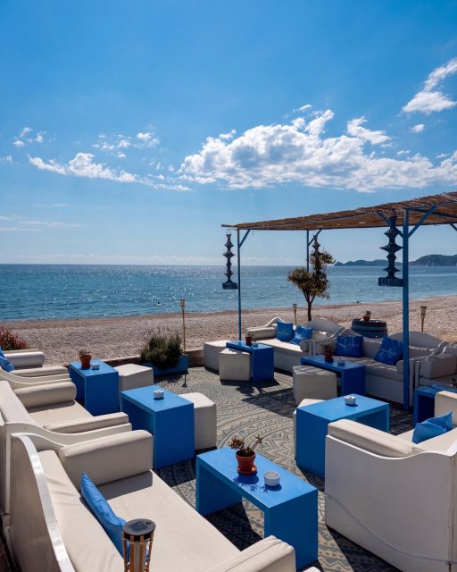 El verdadero lujo de octubre es el silencio del mar a primera hora. 🌊✨

Un desayuno al sol, la brisa del mar y cero prisas. Octubre nos regala su versión más serena y no se nos ocurre un plan mejor para empezar el día.

Recuerda que mantenemos la terraza abierta de forma ininterrumpida todo el día. Cuando quieras, como quieras.

Te esperamos en La Siesta.